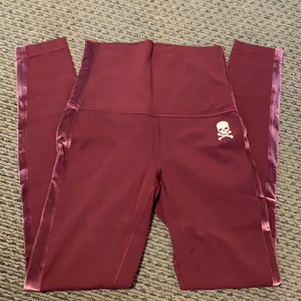 Lululemon full length with skull and velvet detail